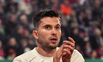 德甲焦点战：稳定状态的奥格斯堡迎战表现挣扎的科隆