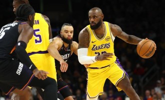 老詹23+6东契奇缺阵狄龙25分 布克21+11湖人惨败太阳