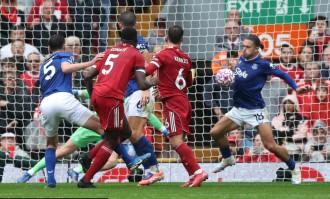 红军球迷们想念吗？迪亚斯德甲7场轰5球4助 夏窗7500万欧加盟拜仁