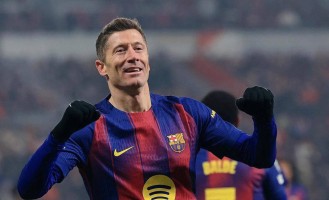 欧冠最新战报：拜仁巴萨携手晋级，四强已出局，皇马稳居第三