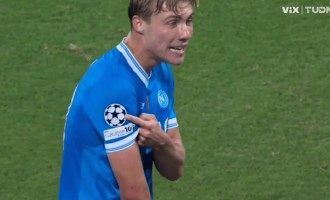 曼联旧将闪耀欧冠，霍伊伦德双响暗讽阿莫林！拉爵不怒反喜一亿在望